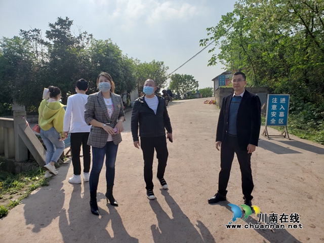 龍馬潭區(qū)副區(qū)長楊勰安排部署大龍山公墓祭掃工作
