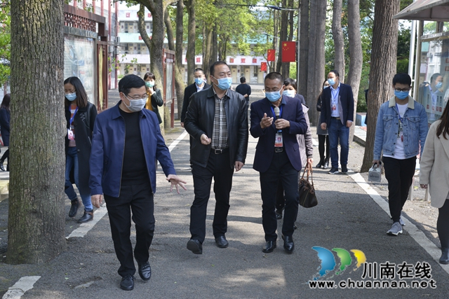 省教育廳督查瀘縣建校2020年春期高三復(fù)課開學(xué)工作