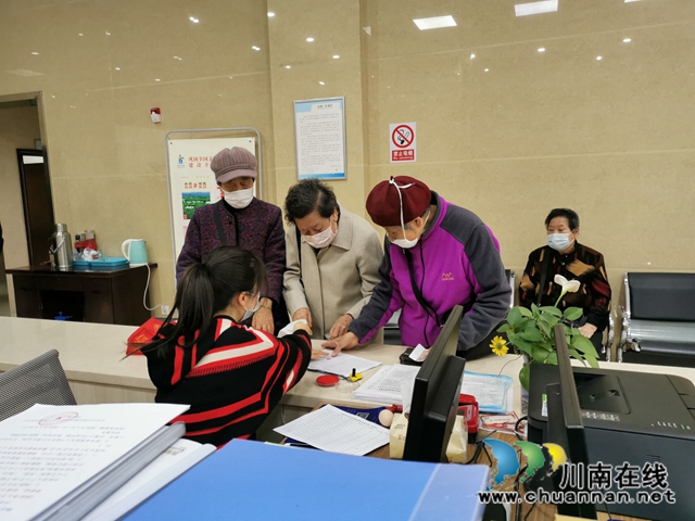 江陽區(qū)茜草街道沙坪社區(qū)多舉措開展高齡津貼認證工作