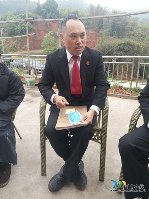 納溪區(qū)法院：鄉(xiāng)間“院壩會(huì)” 零距離助力春耕(圖3)