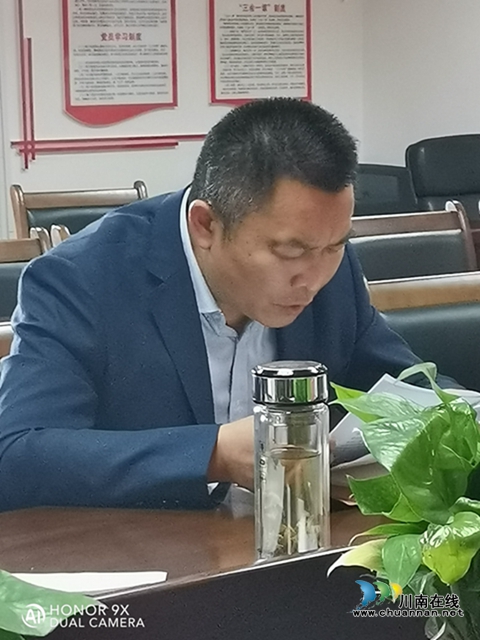 謝興宏一行調(diào)研納溪區(qū)行政審批工作(圖3)