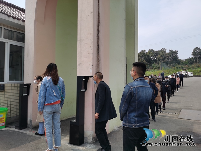 合江縣荔江鎮(zhèn)中心校開展疫情衛(wèi)生防控演練(圖1)