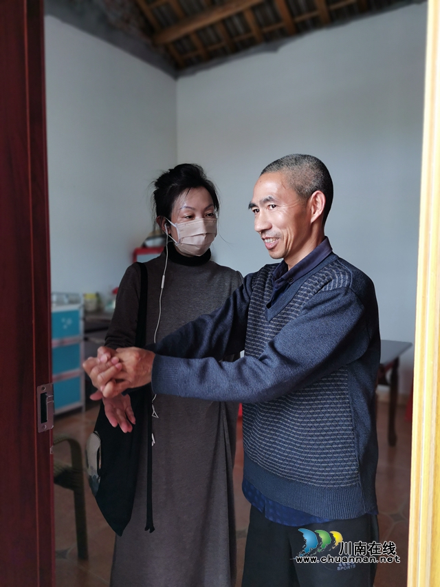 瀘州市殘聯走訪慰問瀘縣受疫情影響的困難殘疾群眾(圖2)