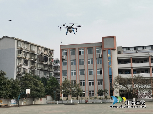 無人機噴霧機消毒機齊上陣！瀘縣立體式消毒為學校復學保駕護航(圖2)