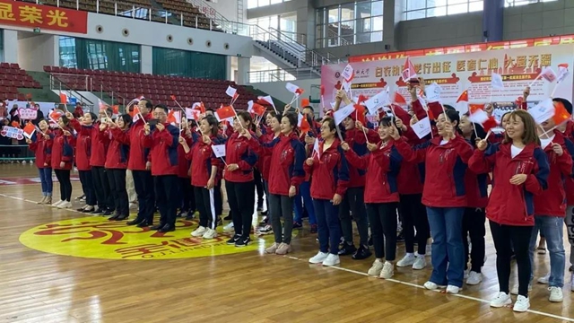 【完美收官】西南醫(yī)大附院逆行“戰(zhàn)士”首次大團(tuán)聚！(圖6)