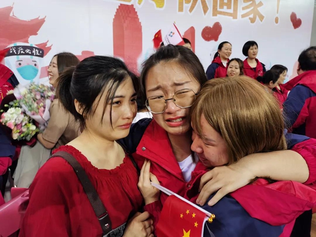 【完美收官】西南醫(yī)大附院逆行“戰(zhàn)士”首次大團(tuán)聚！(圖13)