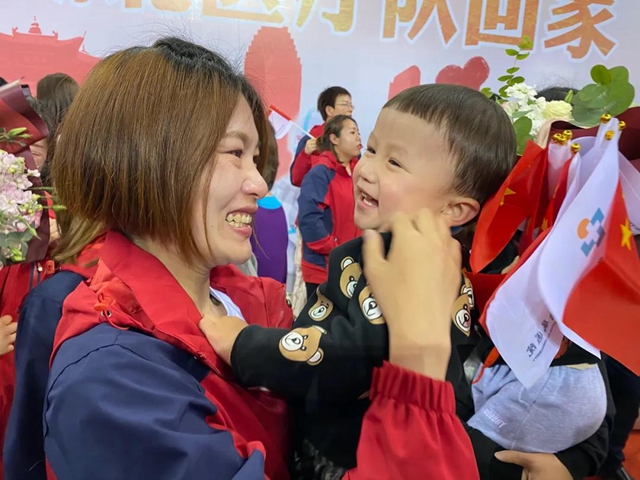 【完美收官】西南醫(yī)大附院逆行“戰(zhàn)士”首次大團(tuán)聚！(圖10)