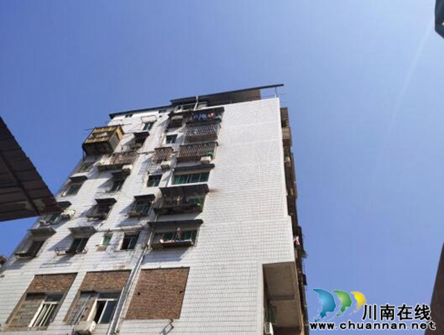 古藺縣綜合行政執(zhí)法局：快速出擊 鐵腕拆除違法建設(shè)(圖2)
