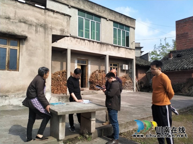 瀘縣海潮鎮(zhèn)全面開展脫貧攻堅(jiān)入戶走訪排查工作(圖2)
