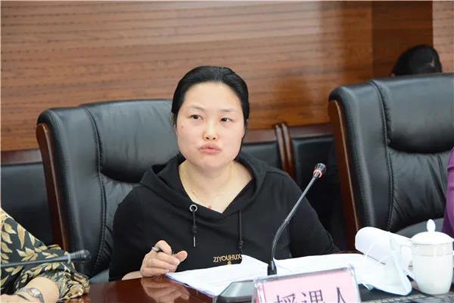 江陽法院“法官沙龍” 討論學習新民事訴訟證據(jù)規(guī)定(圖8)