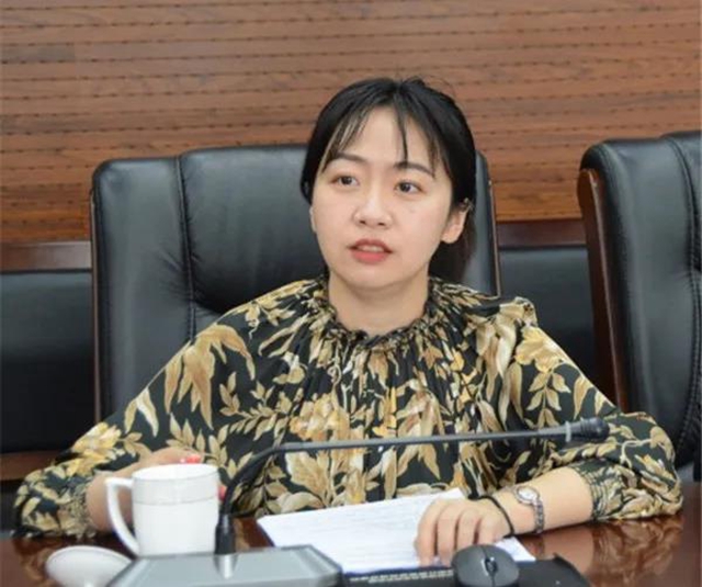 江陽法院“法官沙龍” 討論學習新民事訴訟證據(jù)規(guī)定(圖10)