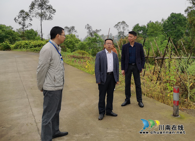 鄭尚貴督導(dǎo)瀘縣立石鎮(zhèn)大鹿溪河河長制工作