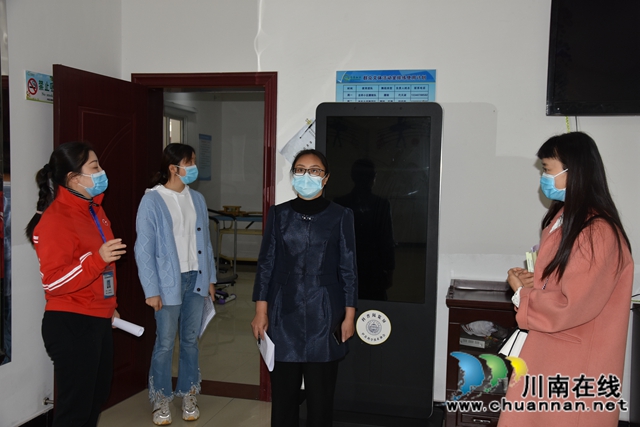 瀘縣縣委宣傳部到玉蟾街道督查幸福美麗新村（社區(qū)）文化院壩建設(shè)工作(圖3)