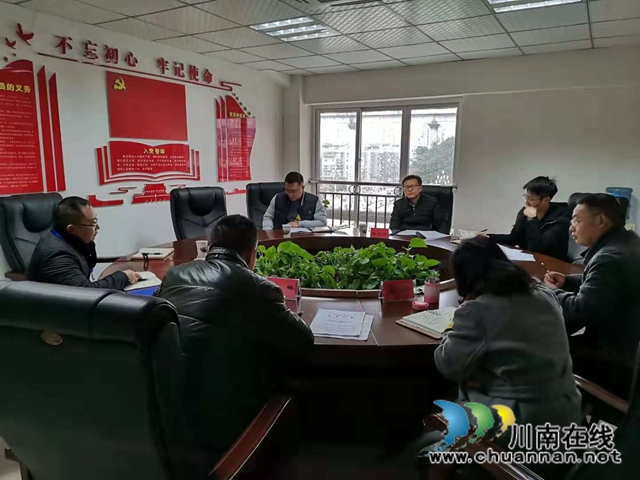 納溪區(qū)行政審批局：著眼窗口建設(shè)新發(fā)展  啟動(dòng)便民利企新引擎