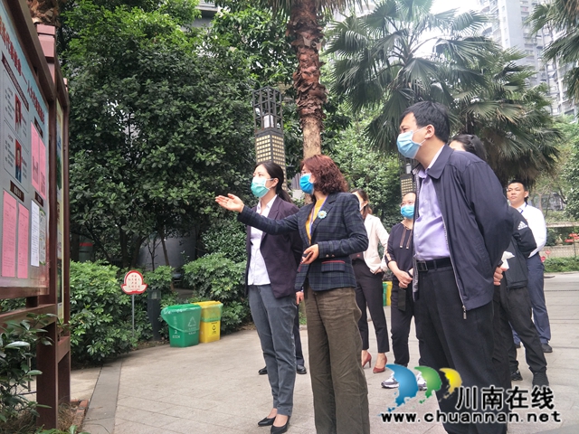 瀘州市人大常委會(huì)調(diào)研龍馬潭區(qū)紅星街道大驛壩社區(qū)人大工作(圖2)