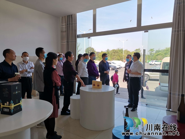 顏習(xí)林率隊(duì)到瀘縣云龍鎮(zhèn)調(diào)研村級(jí)自治工作