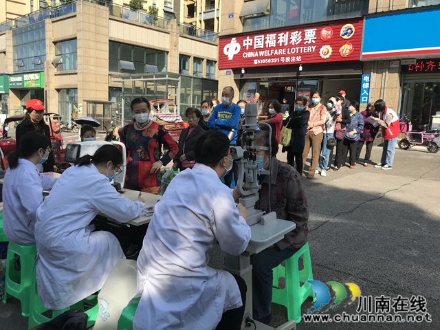 江陽區(qū)茜草街道匠心社區(qū)開展“情滿社區(qū)·共享幸?！睈坌膸头鲋驹富顒?圖2)