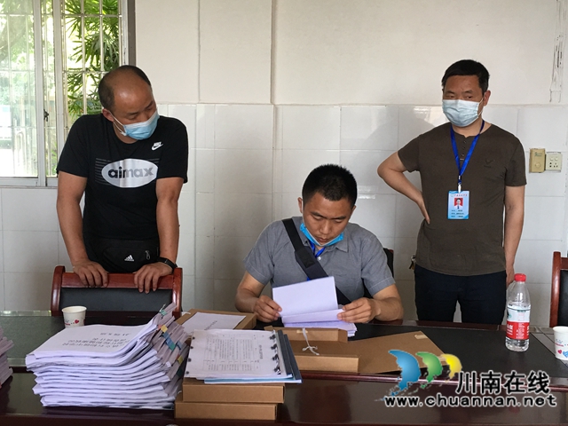 瀘縣縣委政法委掃黑辦到立石鎮(zhèn)督導掃黑除惡暨控輟保學工作