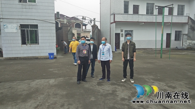 瀘縣潮河鎮(zhèn)開展“五一”節(jié)前學(xué)校安全檢查(圖1)
