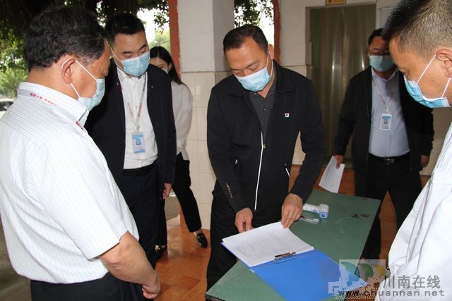 四川省教育廳開學(xué)工作督查組蒞臨四川三河職業(yè)學(xué)院開展2020年春季學(xué)生返校復(fù)課準備工作督查(圖4)