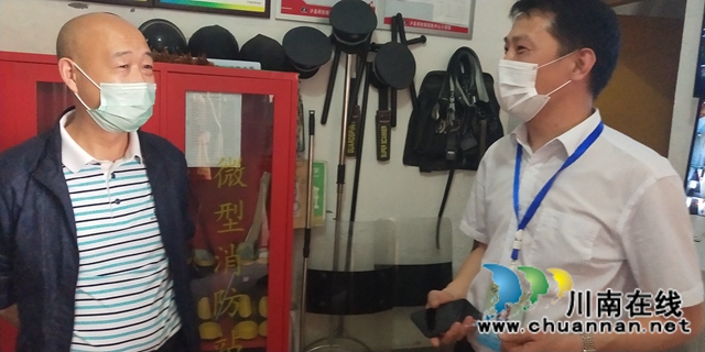瀘州市教育和體育局安信科肖彬帶隊(duì)檢查瀘縣得勝小學(xué)日常安全和疫情防控工作(圖3)