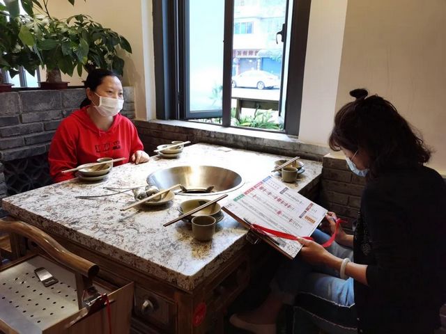 內(nèi)江用餐“新風尚”，這兩樣東西必不可少(圖3)