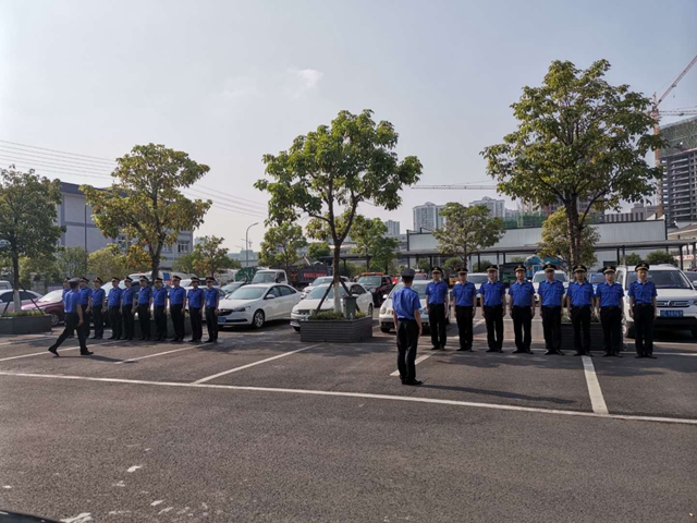 瀘縣綜合行政執(zhí)法局組織執(zhí)法人員開展大練兵活動(圖3)