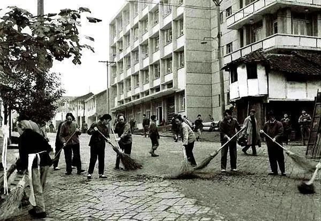 【70年·時移境遷】西南醫(yī)大附院的這幾個門診部，勾起您多少回憶呢？(圖3)