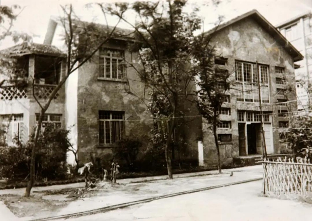【70年·時移境遷】西南醫(yī)大附院的這幾個門診部，勾起您多少回憶呢？(圖5)