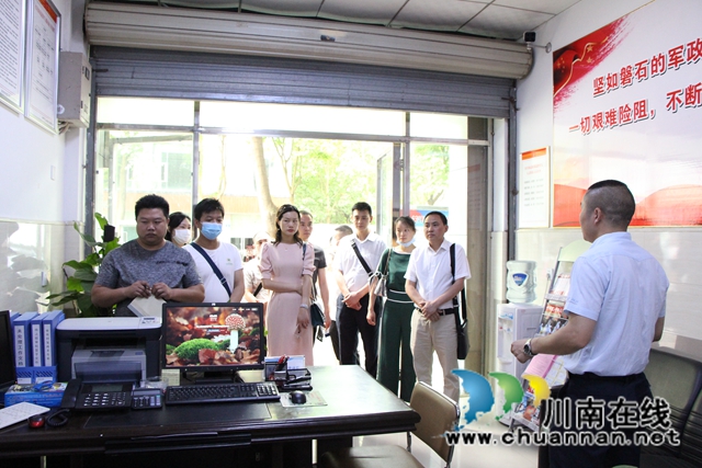 龍馬潭區(qū)創(chuàng)建全國(guó)示范型退役軍人服務(wù)站工作現(xiàn)場(chǎng)會(huì)在紅星街道召開(圖2)