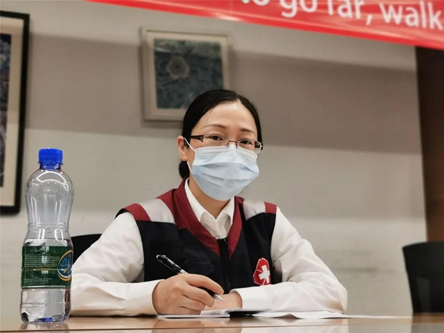 援助埃塞俄比亞的西南醫(yī)大附院護(hù)士長熊洪帶著“騎士級獨(dú)立日勛章”回來啦！(圖7)