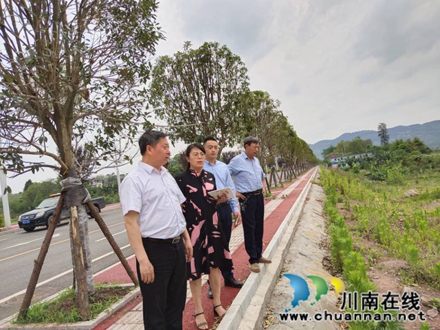 楊雙全率隊(duì)督導(dǎo)瀘縣小鹿溪河河長(zhǎng)制工作(圖3)