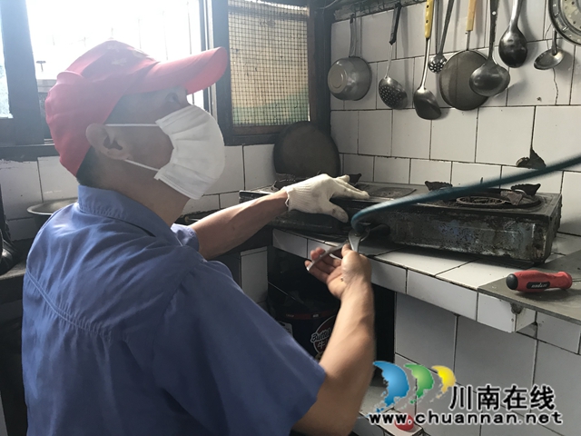 龍馬潭區(qū)小市街道：“壹修哥”，居民的暖心人(圖3)