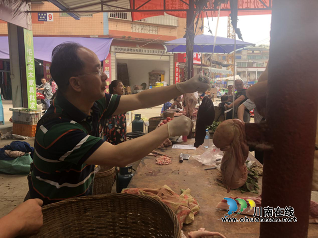 瀘州市農(nóng)業(yè)農(nóng)村局暗訪瀘縣重大動物疫病防控和恢復(fù)生豬生產(chǎn)工作(圖2)