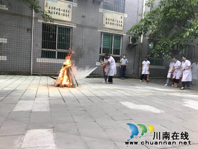 表彰大會(huì)＋應(yīng)急演練　黃艤鎮(zhèn)彌陀中心衛(wèi)生院：不一樣的“5.12”護(hù)士節(jié)(圖8)