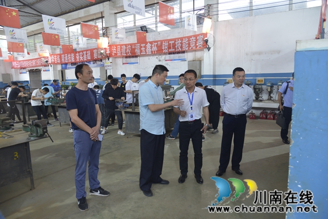 瀘縣副縣長宋軍調(diào)研指導(dǎo)瀘縣建校發(fā)展工作