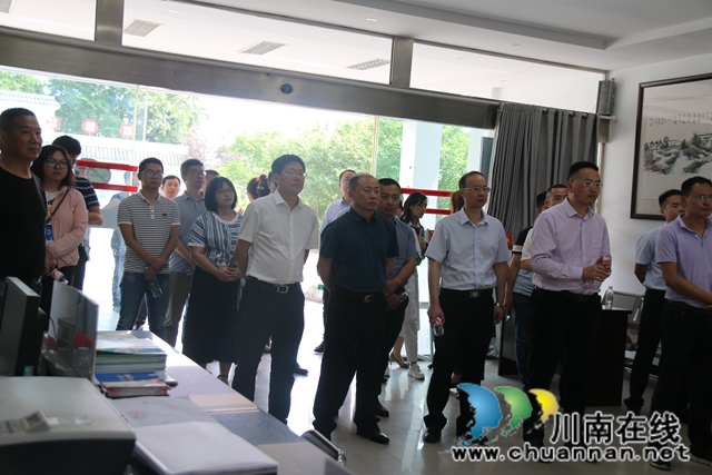 雅安市委組織部副部長劉寶一行到瀘縣玉蟾街道調(diào)研黨建引領(lǐng)農(nóng)村集體經(jīng)濟(jì)增收工作(圖5)