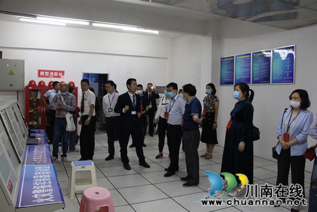 龍馬潭區(qū)紅星街道組織人大代表、政協(xié)委員開展視察調(diào)研活動(圖4)