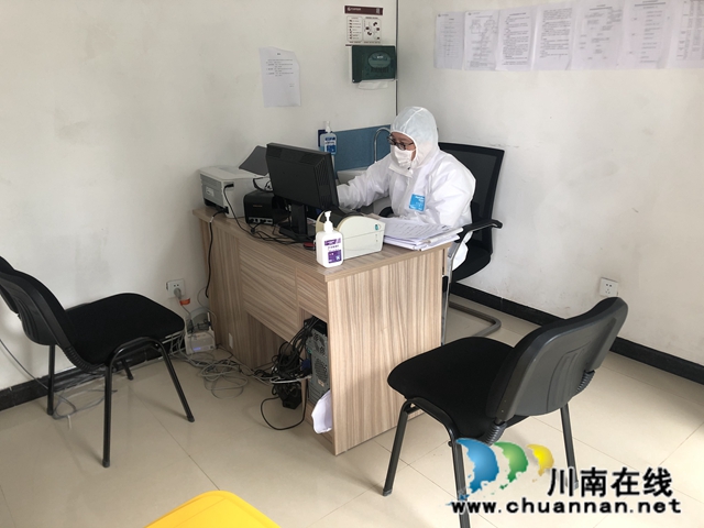 合江縣中醫(yī)院:疫情防控不放松，常態(tài)化抓好首診首檢(圖3)