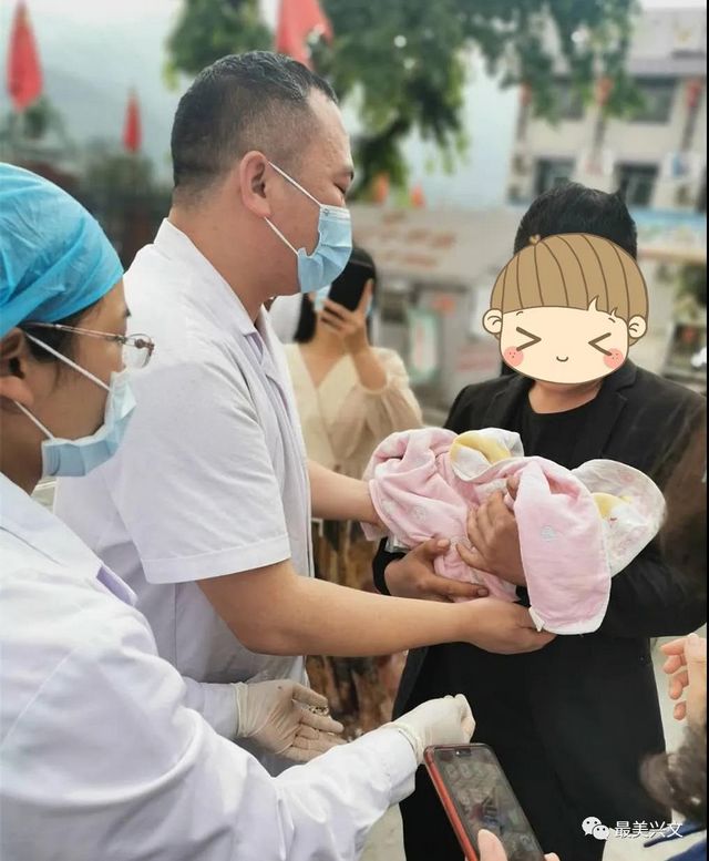 緊急！興文一孕婦在車上產(chǎn)子，嬰兒臍帶繞頸(圖3)