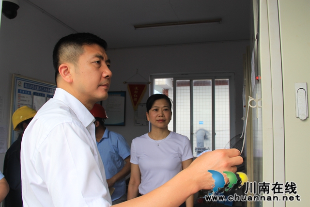 肖剛到瀘縣云龍鎮(zhèn)督導河長制工作(圖2)