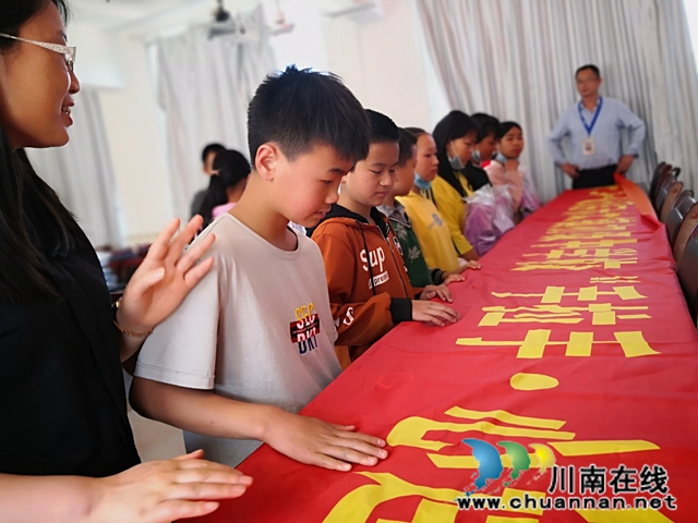 手拉手心連心，情系赤水共成長(zhǎng)！瀘州十二中與敘永赤水鎮(zhèn)中學(xué)開(kāi)展結(jié)對(duì)活動(dòng)