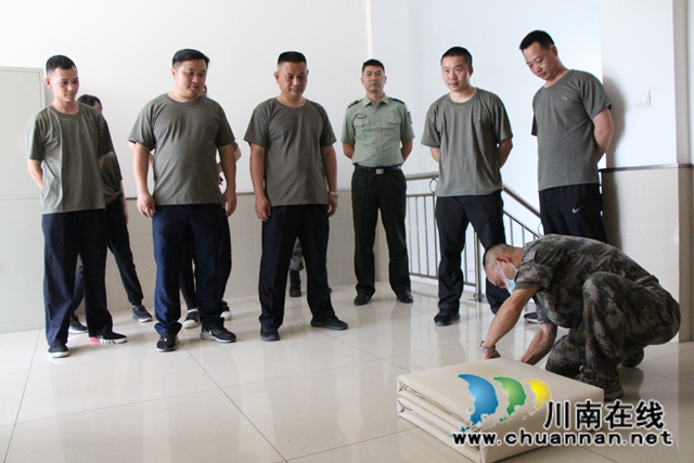 龍馬潭區(qū)紅星街道開展軍事拓展訓(xùn)練 凝聚軍地團(tuán)結(jié)力量(圖4)