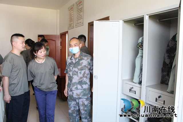 龍馬潭區(qū)紅星街道開展軍事拓展訓(xùn)練 凝聚軍地團(tuán)結(jié)力量(圖2)