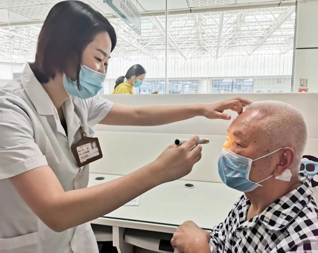【擴(kuò)散】100%的人都會(huì)得？今天，84歲的老兵重見光明！(圖4)