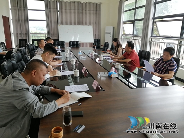 張興友調(diào)研瀘縣農(nóng)業(yè)廢棄物資源化利用中心