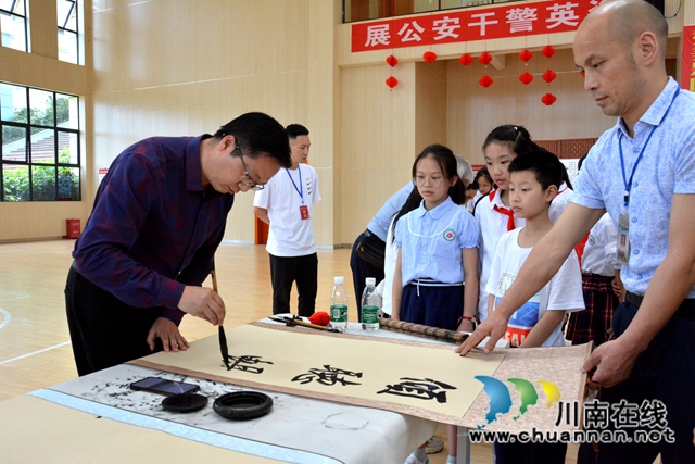 敘永縣城西實(shí)驗(yàn)學(xué)校：師生筆尖對決，千人在線“觀戰(zhàn)”(圖6)