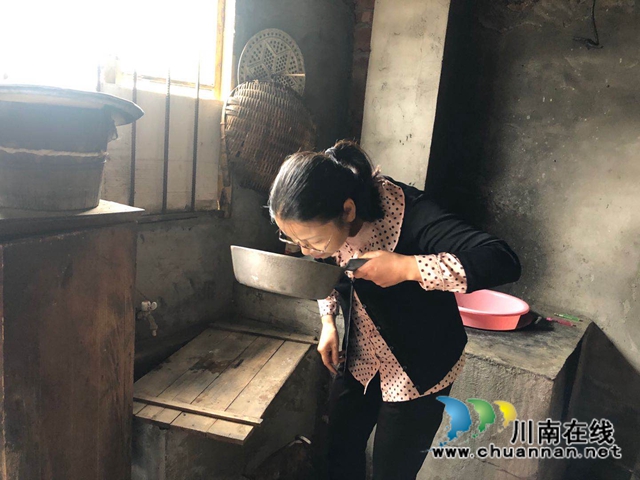 瀘縣市場監(jiān)督管理局開展脫貧攻堅掛牌督戰(zhàn)交叉檢查(圖4)