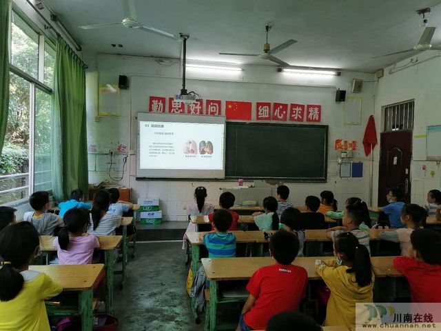 瀘州納溪逸夫小學開展“保護青少年，遠離傳統(tǒng)煙草產品和電子煙”主題教育活動
