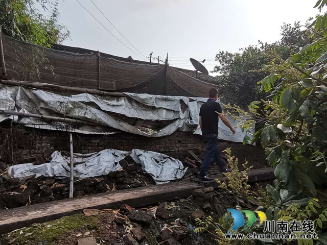 江陽區(qū)茜草街道沙坪社區(qū)積極開展雨后安全隱患排查工作(圖2)